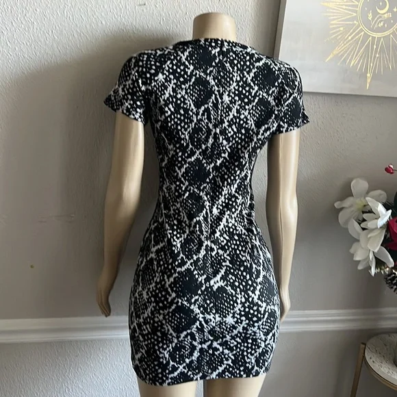AQUA Black White Mini Dress Size S - Picture 2 of 6